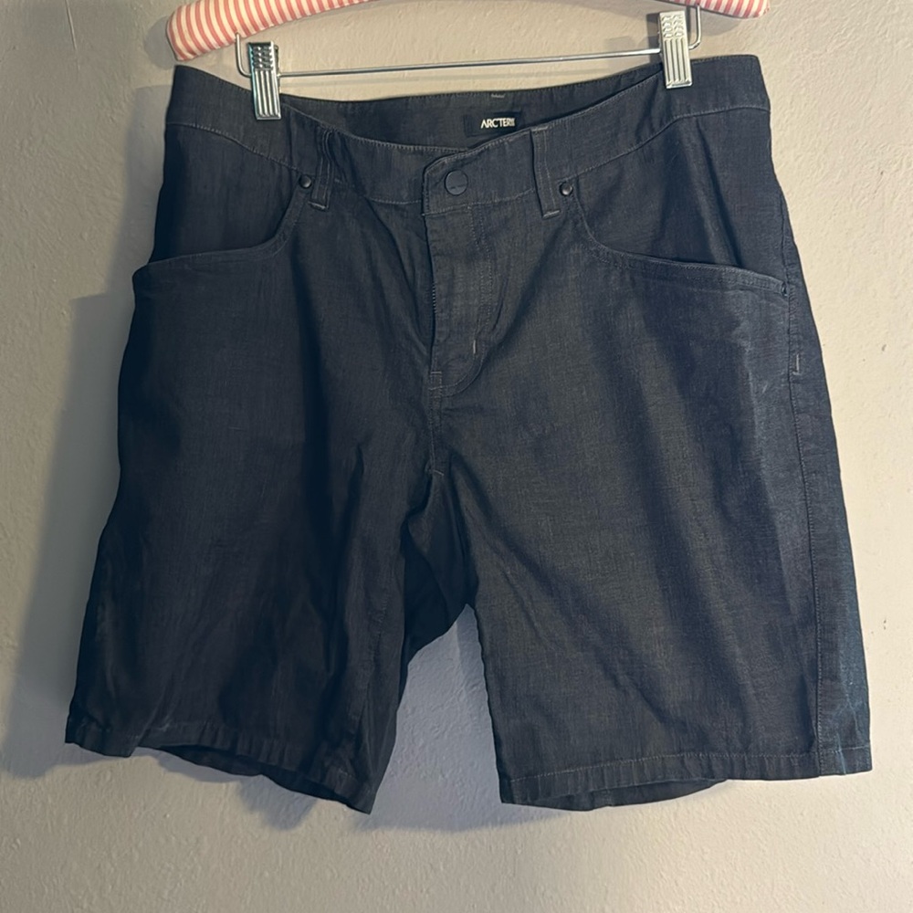 Arc'teryx Phelix Men's‎ Shorts Size 34 Black Hiking Outdoor 9.5”